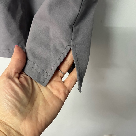 Jaanuu scrub top gray xl - Picture 4 of 5